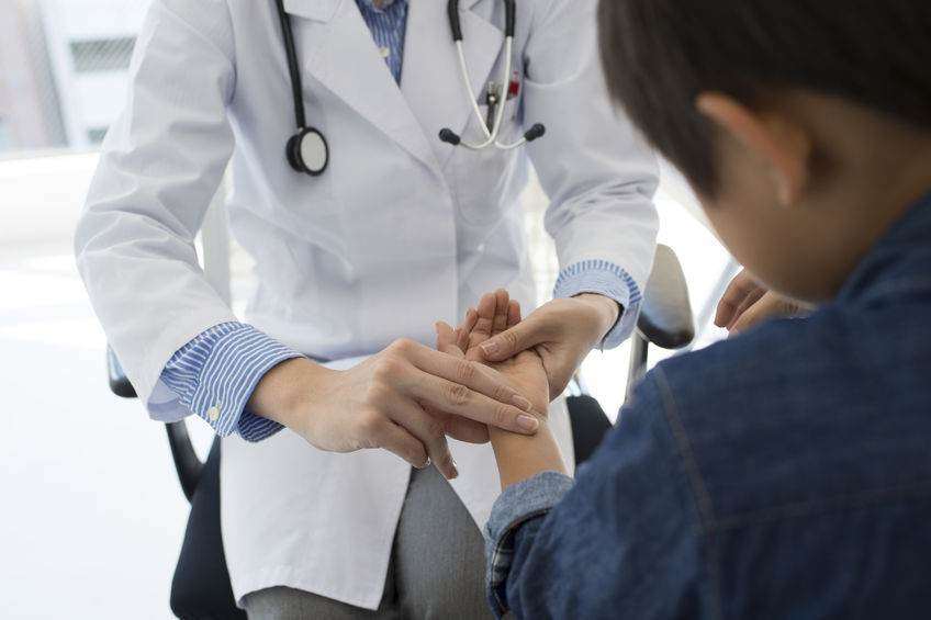 Primaria Apahida angajeaza doi medici pentru cabinetele scolare Depunerea dosarelor incepe astazi Ce cerinte sunt pentru a fi selectat pentru aceste pozitii