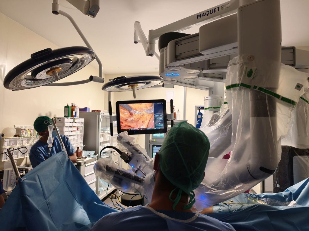Primele doua operatii chirurgicale la prostata realizate cu succes cu ajutorul robotului au avut loc la Miercurea Ciuc