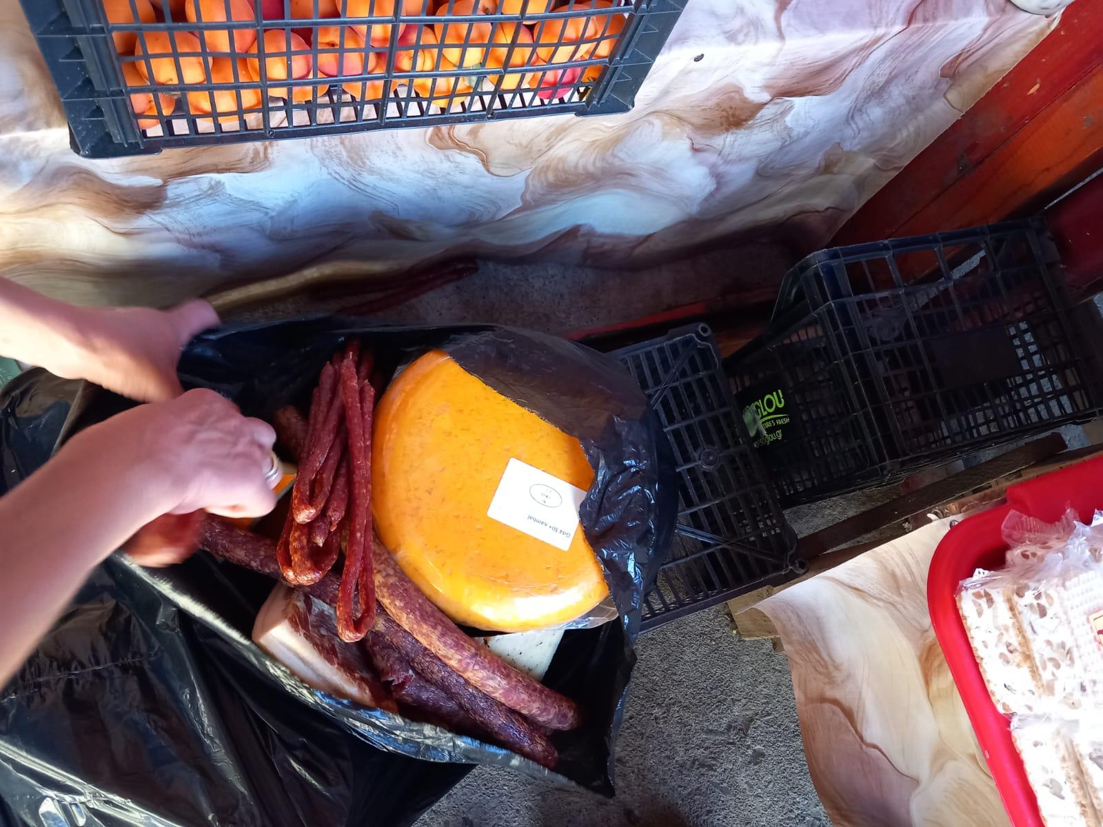 Produse expirate carne expusa la soare si frigidere nesanitizate Comercianti sanctionati la Balea Lac