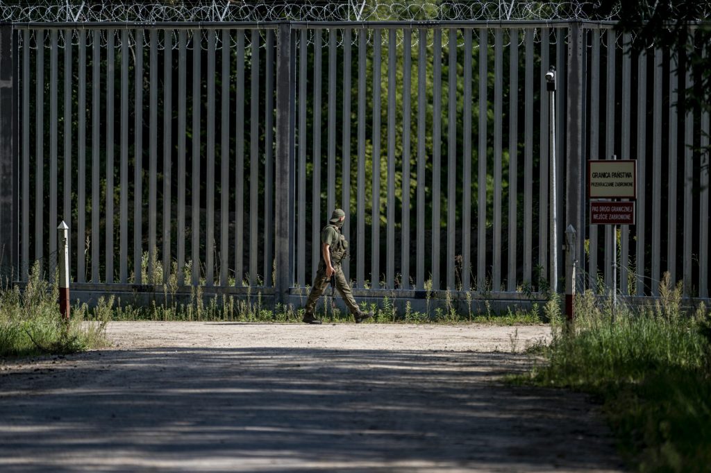 Proiectul national a disparut Fo45ele din SUA Marea Britanie si Franta vor sustine intarirea frontierei de est a Poloniei