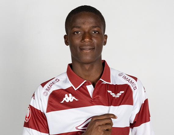Rapid a semnat cu ivorianul Eric Ange Tape un jucator de 18 ani care a impresionat in timpul probei
