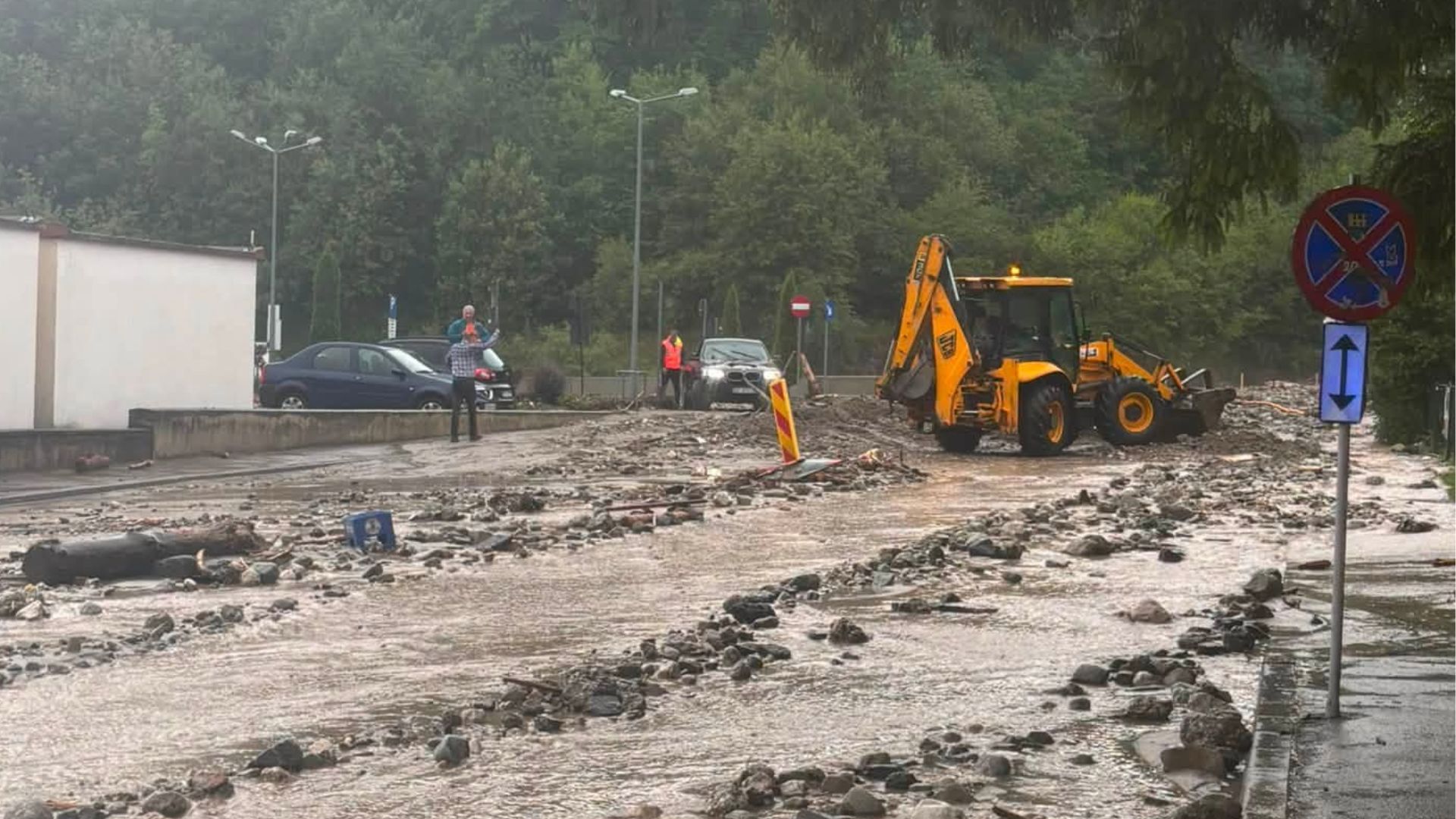 Romnia trece de la temperaturi extrem de ridicate si seceta la riscuri de inundatii Cod galben in 7 judee