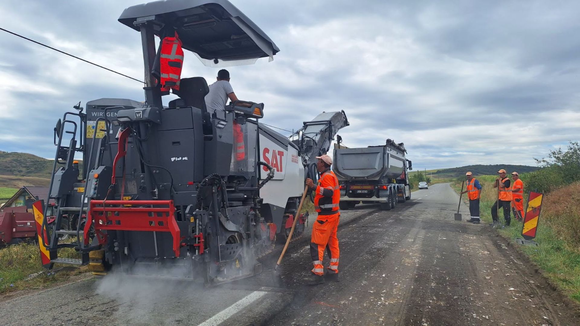 Se desfasoara lucrari de reparare a unui drum judetean important din Cluj lucrari pe aproape 40 de kilometri intre Viis oara Frata si Mociu