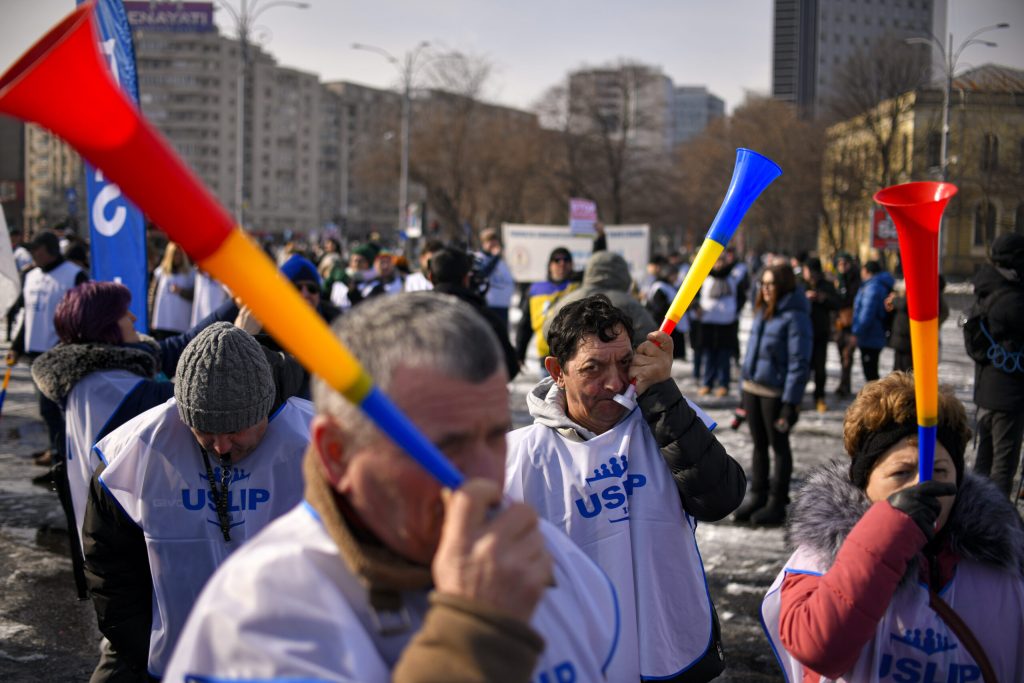 Sindicatele contestă varianta actuală a proiectului Legii salarizării 2 Sindicatele contesta variante actuala a proiectului Legii salarizarii