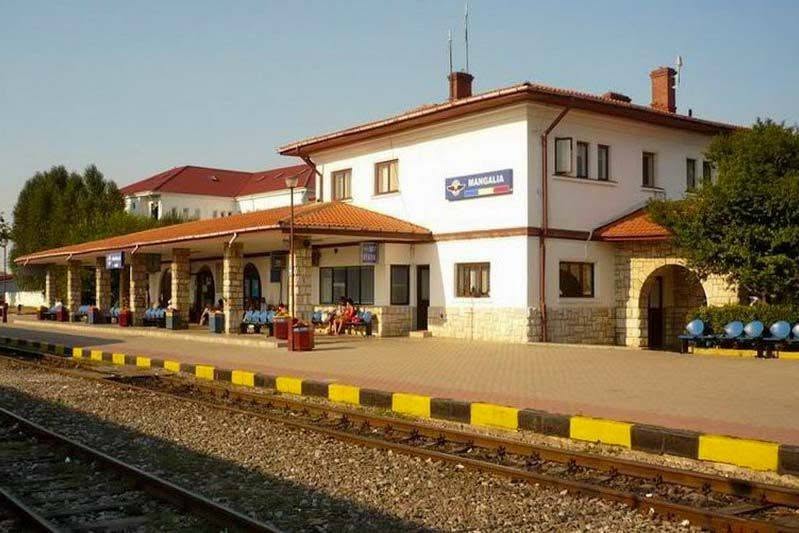 Tanara de 19 ani lovita de tren in gara Mangalia Purta casti si nu ar fi auzit semnalele sonore