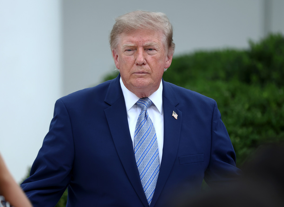 Trump anunta o majorare cu 50 a tarifelor pentru Canada in ceea ce priveste vehiculele si otelul dupa esecul negocierilor comerciale