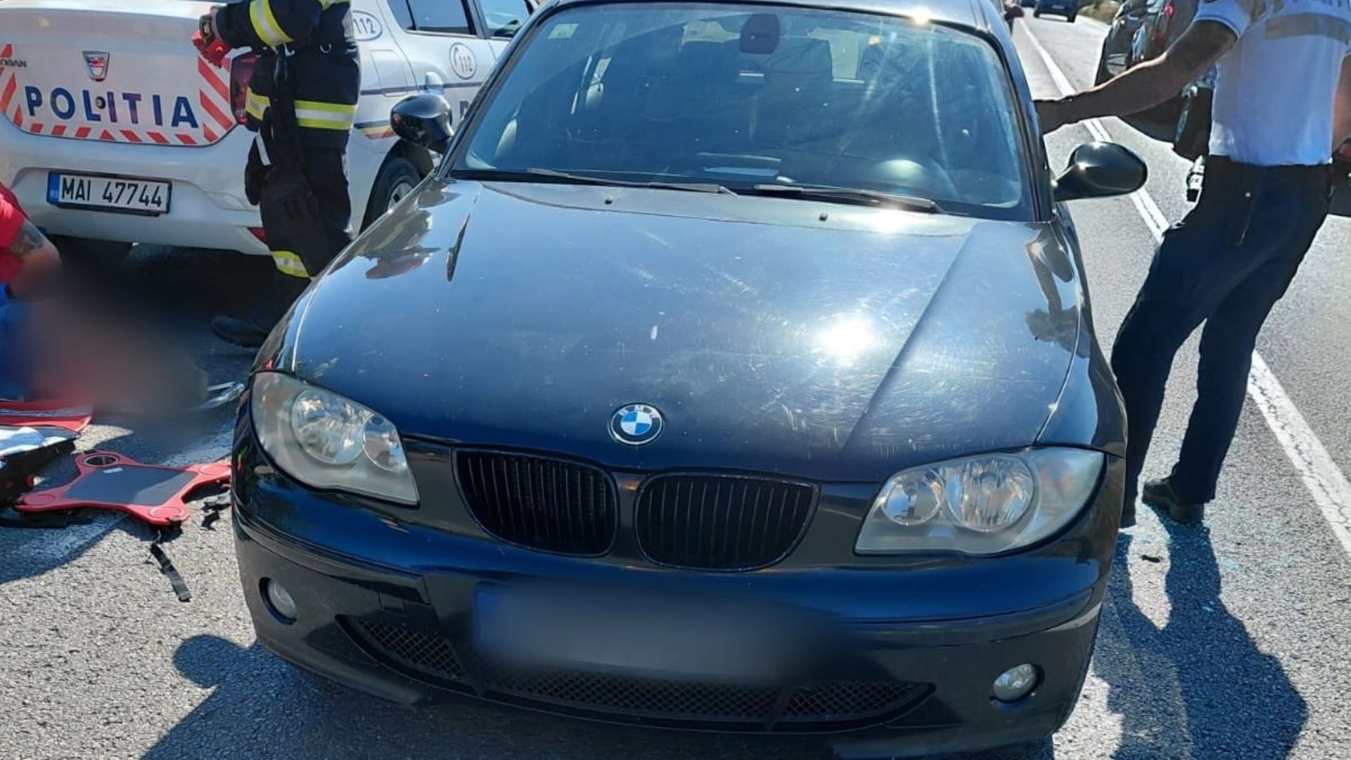 Un clujean a fost gasit inconstient la volan la intrarea in Huedin Pompierii au spart geamul masinii si au initiat de urgenta manevrele de resuscitare