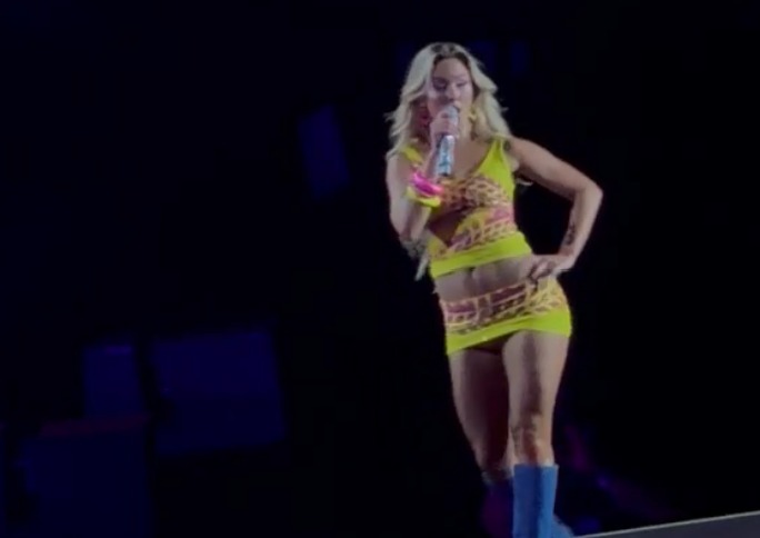 VIDEO Miscariile Zarei Larsson care au incantat clujenii Spectacol deosebit in fata unui stadion plin de fani romani si straini