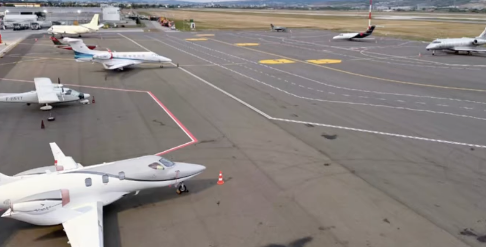 VIDEO Record istoric la Aeroportul din Cluj 23 de avioane parcate simultan in noaptea de 8 spre 9 august Informatile care dezvaluie totul despre Cluj