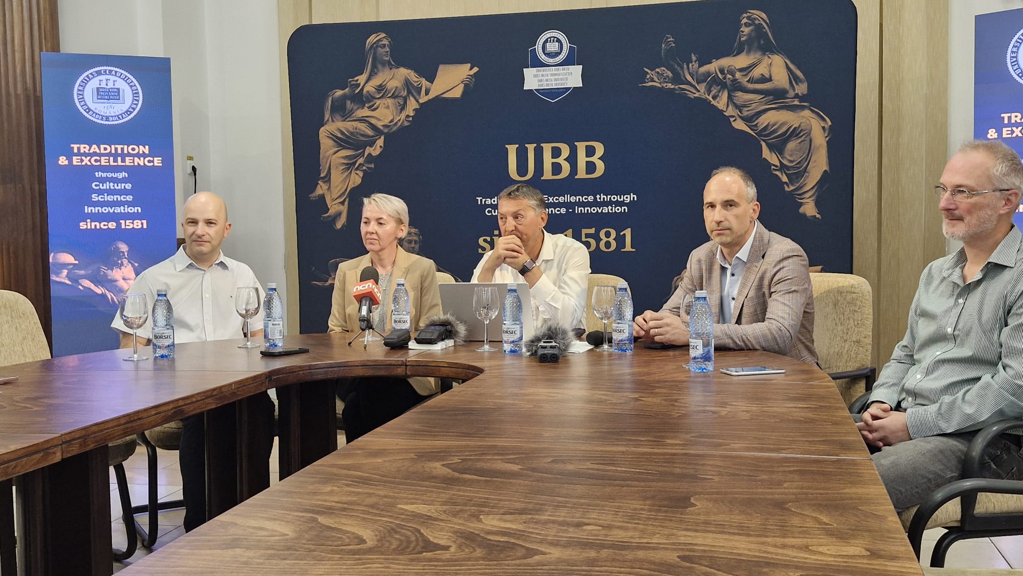 VIDEO UBB Cluj starneste din nou entuziasm Peste 13000 de studenti si au confirmat locul la admitere Care a fost cea mai cautata facultate din Cluj