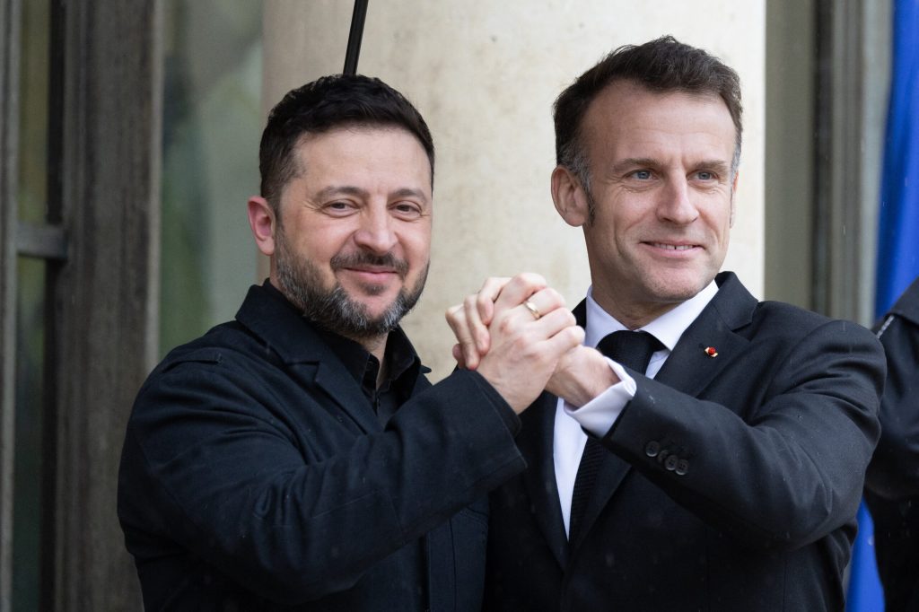 Volodimir Zelenski si Emmanuel Macron intensifica acordurile militare Franta ar putea permite productia de rachete in Ucraina