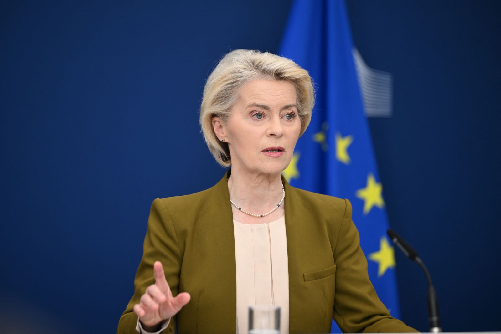 Von der Leyen Holocaustul romilor nu trebuie sa fie uitat Comisia Europeana cere masuri impotriva rasismului si discriminarii
