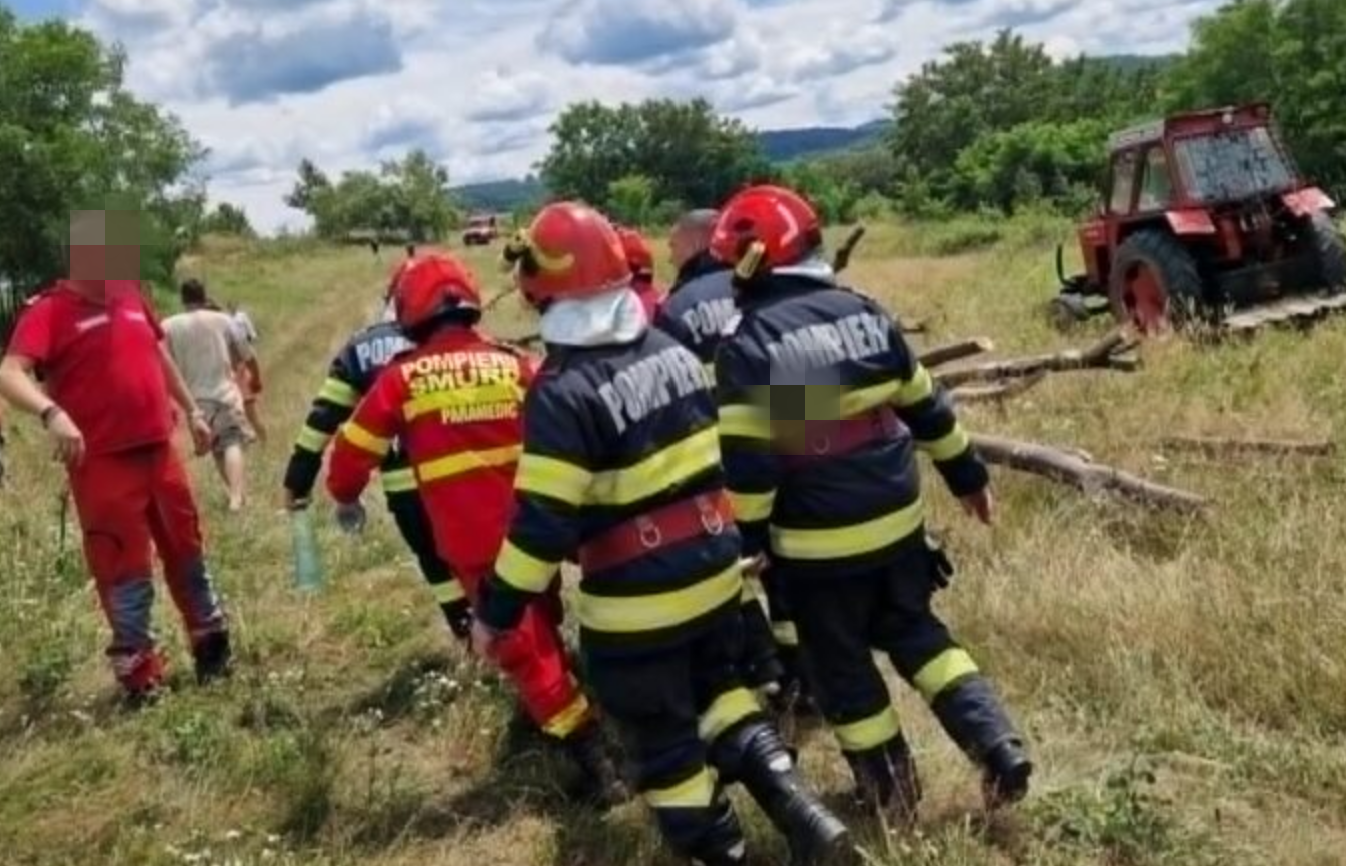 tragedie un clujean a ramas prins sub un tractor pompierii intervin de urgenta