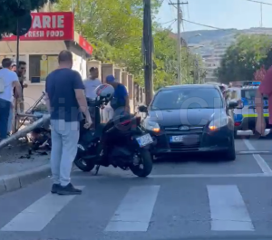 video accident in cluj napoca la intersectia siretului cu aurel vlaicu un semn de circulatie a fost distrus in urma coliziunii