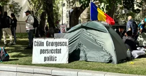 Amenzi în masă la protestul de la sediul Arestului Central