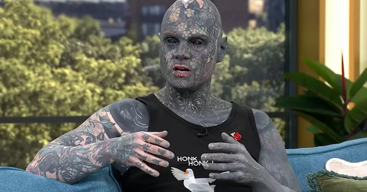 Profesorul cu ochii și limba tatuate; reacția părinților
