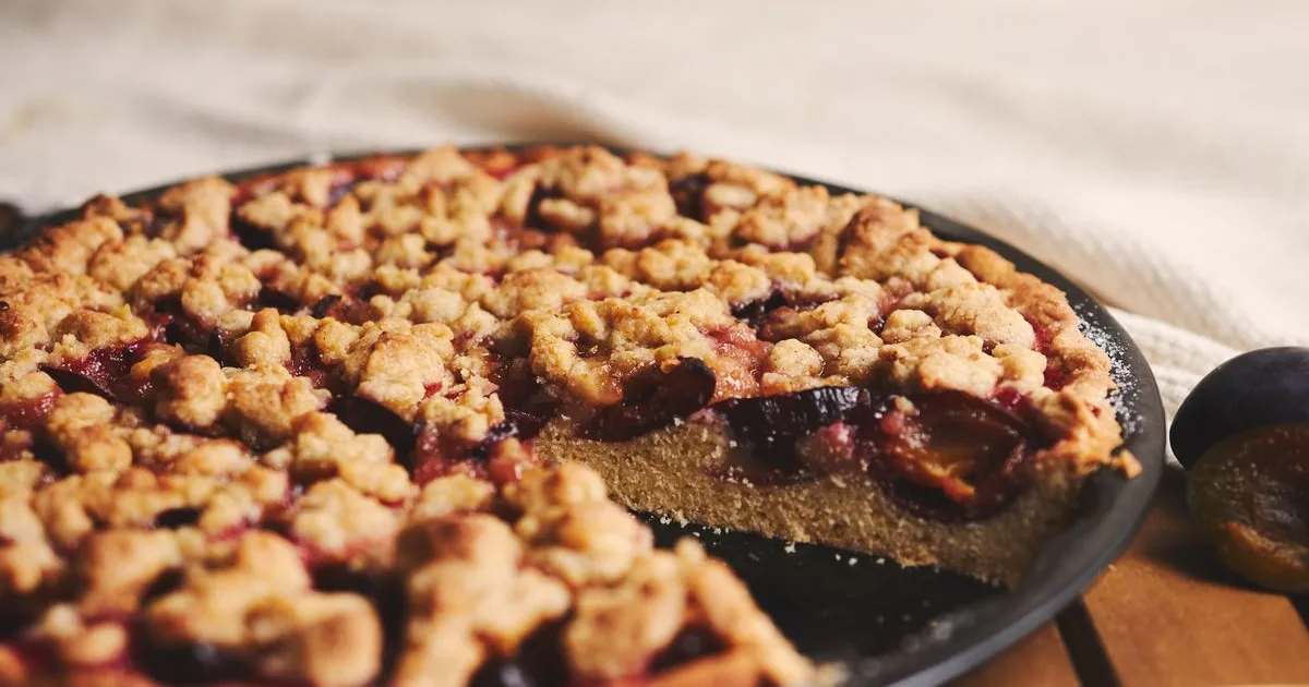 Streusel cu prune, desertul german perfect pentru sezonul rece